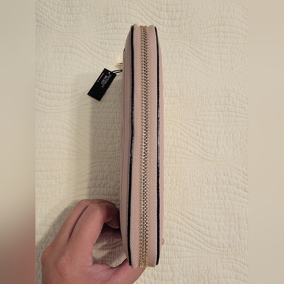 NWT Victoria's Secret Zippered Wallet - Picture 3 of 9